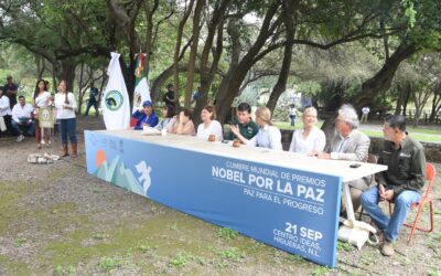 Galardonados a Cumbre de Premios Nobel visitan el centro Ideas-Aespac, en Higueras