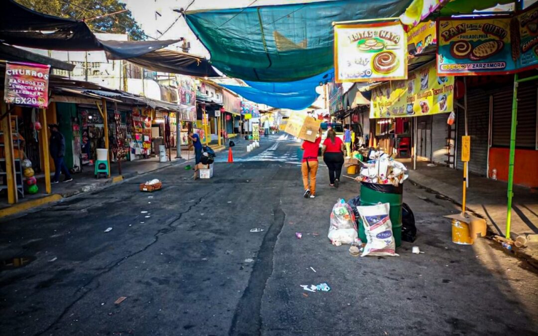 Más de 30 toneladas de basura dejan las peregrinaciones y desfile navideño este fin de semana