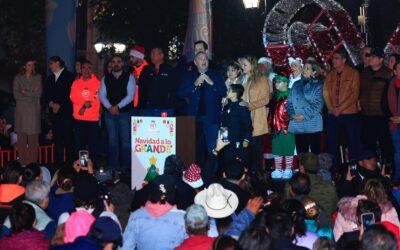 A Guadalupe también llega la Navidad: Alcalde enciende pino navideño