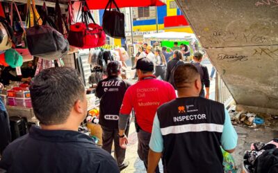 Suma Monterrey 408 decomisos en operativos para ordenar el comercio informal