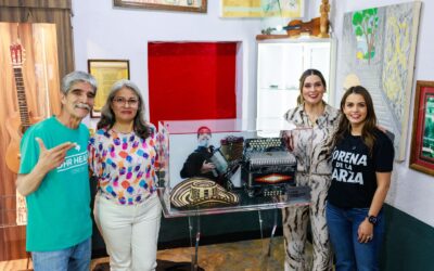 Preserva legado de Celso Piña; Lorena de la Garza hace donación a museo del músico