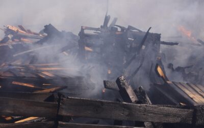 Rescatan a 100 personas de incendio en colonia Río Pesquería Poniente en Escobedo
