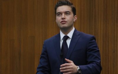 “Es inadmisible”, Jesús Elizondo condena enérgicamente acoso hacia menor de edad