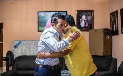 Miguel Ángel Flores donará su sueldo para apoyar a joven que necesita trasplante de córnea