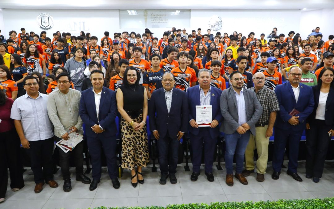 COMPARTEN EN FORO DIRIGIDO A ESTUDIANTES NUEVOS HALLAZGOS DE MARIANO ESCOBEDO