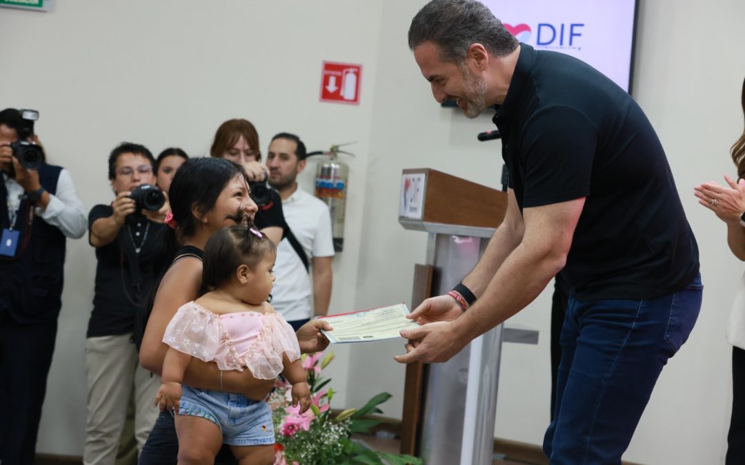 Arranca DIF Monterrey programa “Oficialmente Regio” con entrega de actas de nacimiento