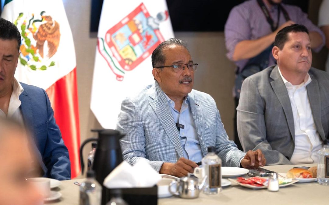 Plantea Andrés Mijes ante empresarios potencial económico de Escobedo