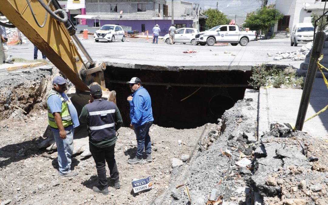 Reparan socavón en Escobedo, representaba peligro para la población