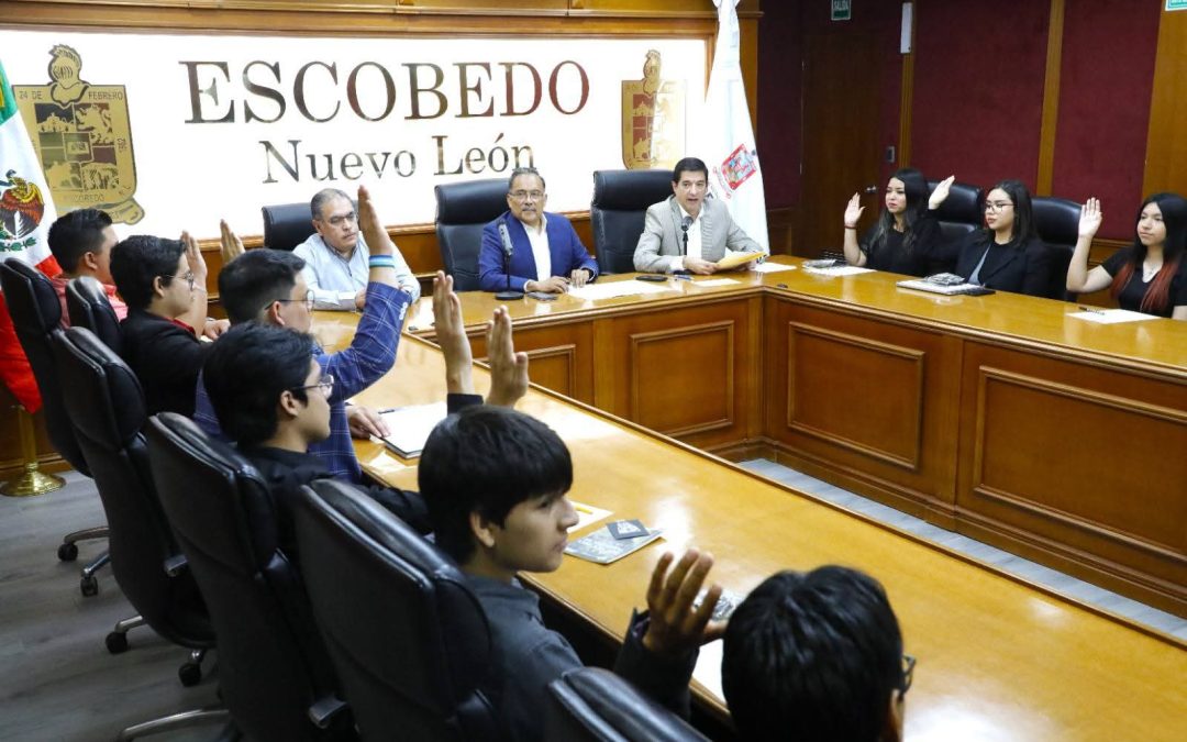 Promueve Escobedo liderazgo juvenil con ejercicio Cabildo por un Día