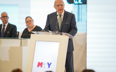 Gobierno de Monterrey reconoce al exgobernador Fernando Canales Clariond con medalla Diego de Montemayor