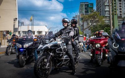 Se tiñe Monterrey de rosa por la salud de las mujeres