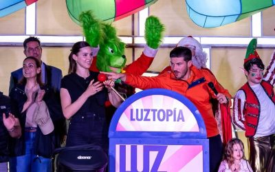 INAUGURAN SAMUEL Y MARIANA LUZTOPÍA 2025 EN EL PARQUE FUNDIDORA
