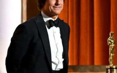 Tom Cruise recibe su Oscar Honorífico