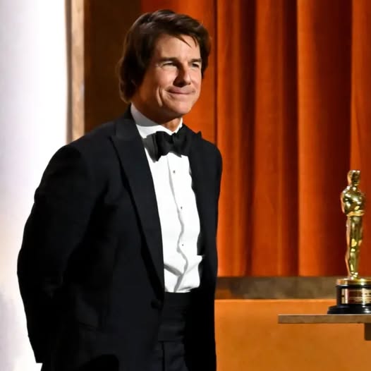 Tom Cruise recibe su Oscar Honorífico