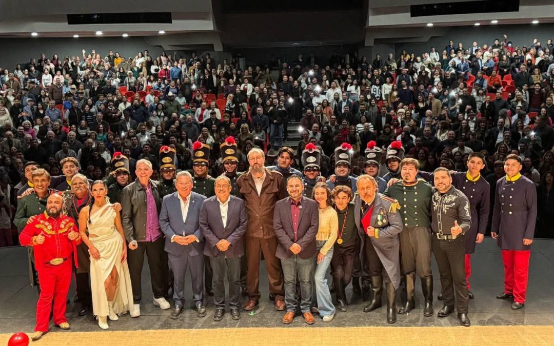 ¡A sus órdenes, mi General Escobedo!