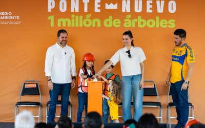 Samuel y Mariana plantan el árbol un millón