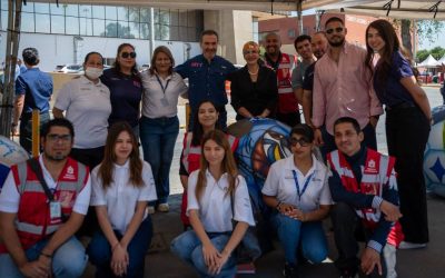 Inaugura Adrián de la Garza “Balones con Arte Regio”