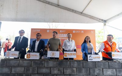 Samuel García y Mariana Rodríguez colocan primera piedra de nuevo centro comunitario en Juárez