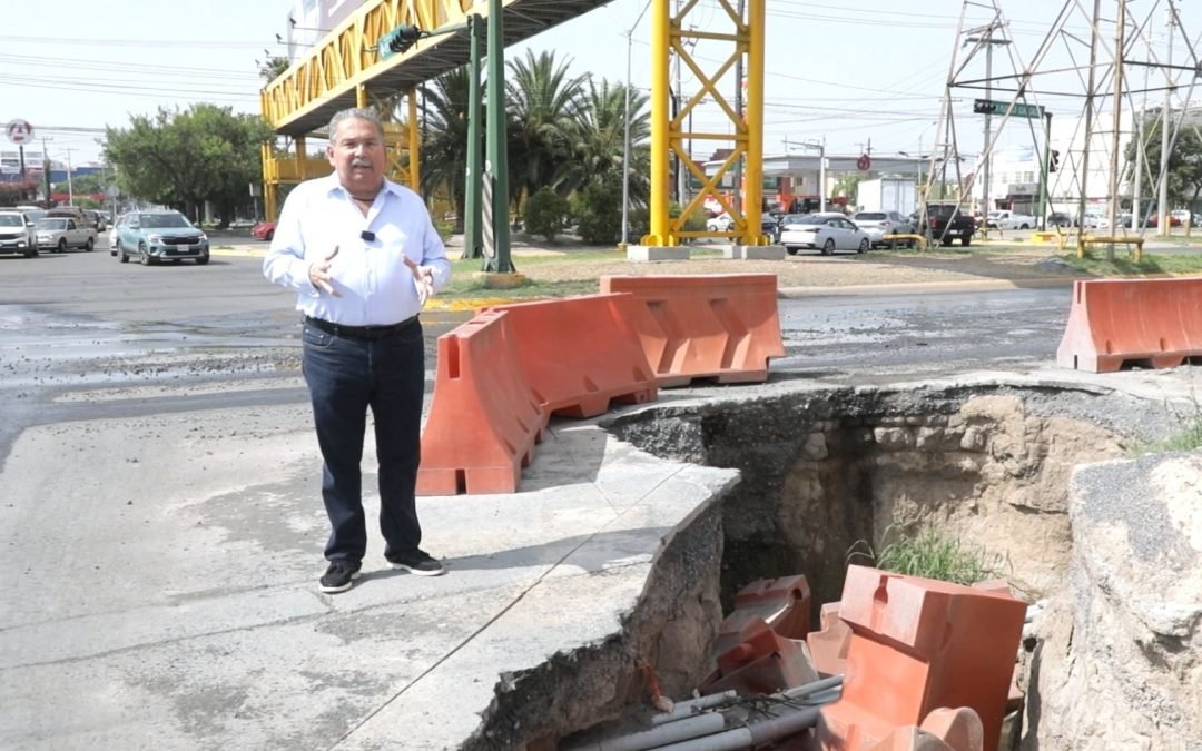 Aguas negras y trabajos inconclusos de Agua y Drenaje afectan a habitantes de Escobedo