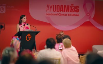 Mariana Rodríguez escucha historias de mujeres con cáncer: “Cuidamos lo que aman”